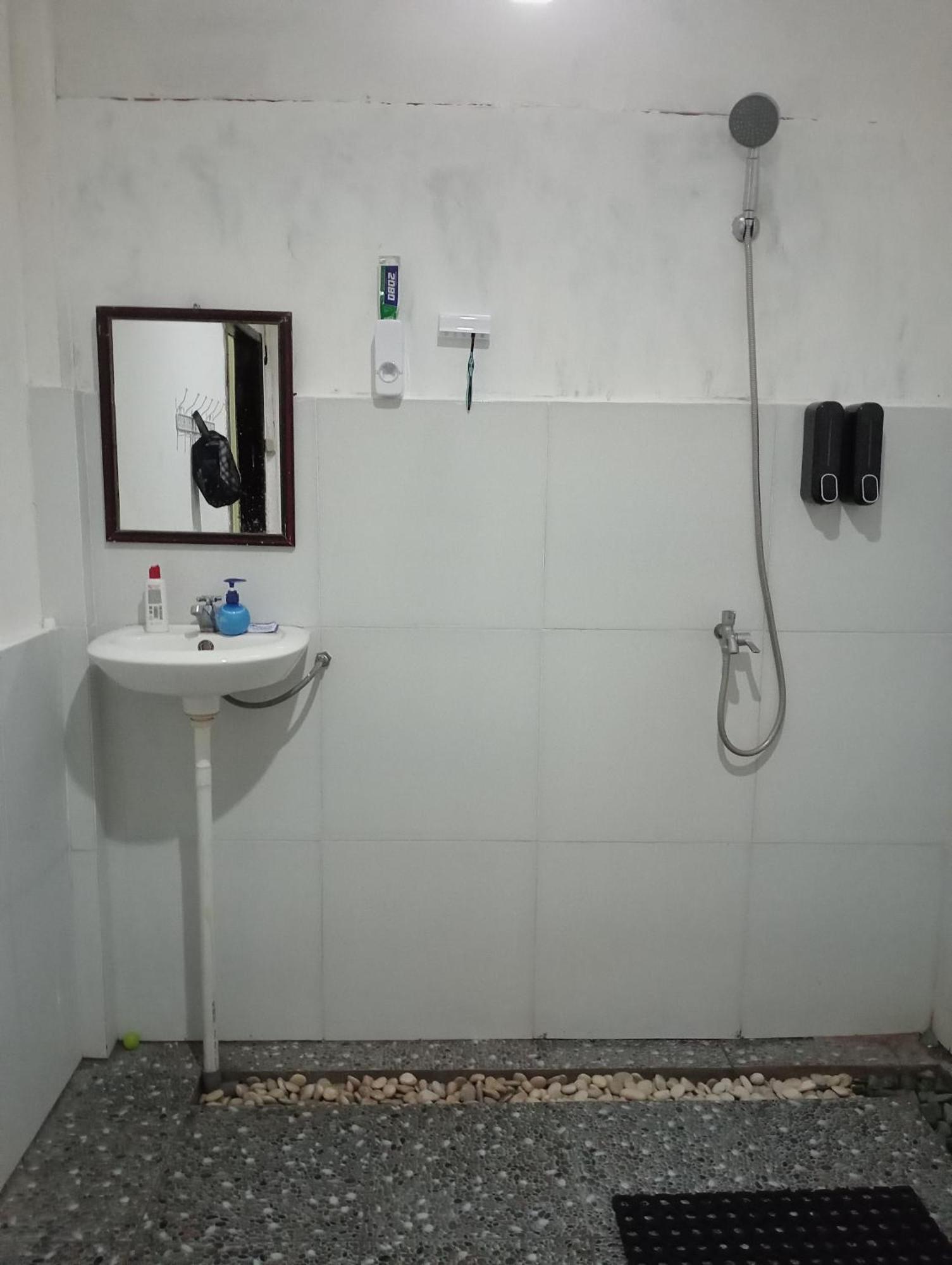 The Daun Puntik Homestay Pemenang Экстерьер фото
